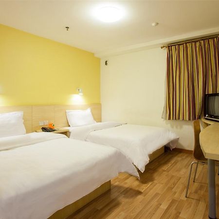 7Days Inn Qingdao Wusi Square Middle Xianggang Road Bagian luar foto