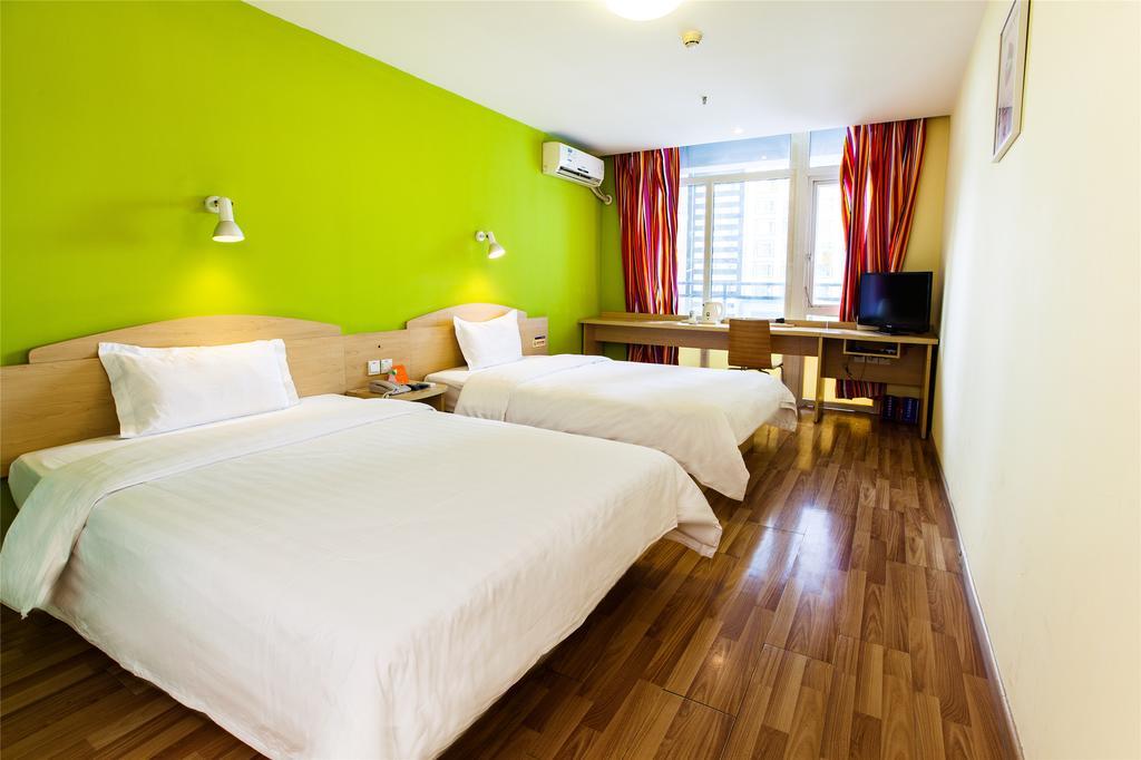 7Days Inn Qingdao Wusi Square Middle Xianggang Road Bagian luar foto