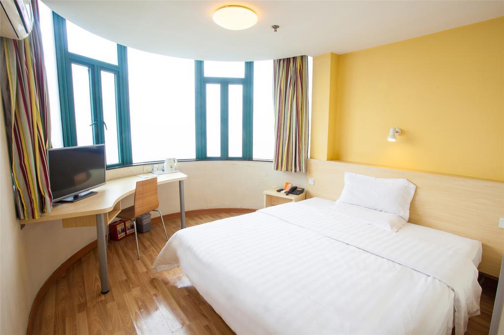 7Days Inn Qingdao Wusi Square Middle Xianggang Road Ruang foto